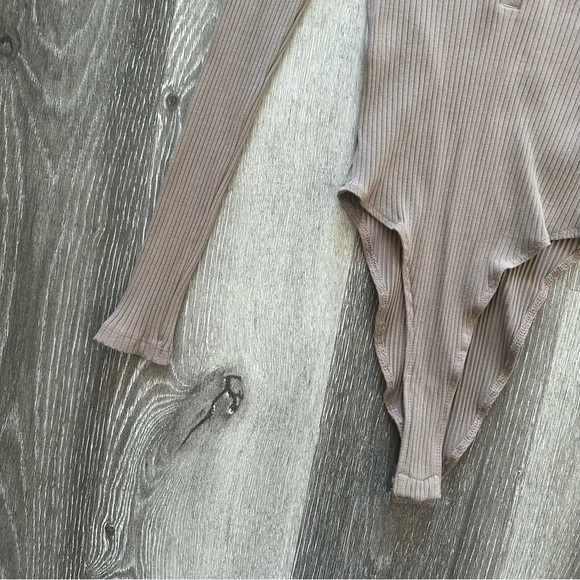 Polo Collar Bodysuit - Picture 6 of 9